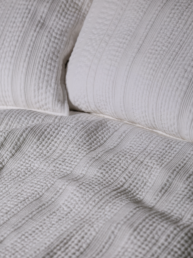 Opal Bedspread Set