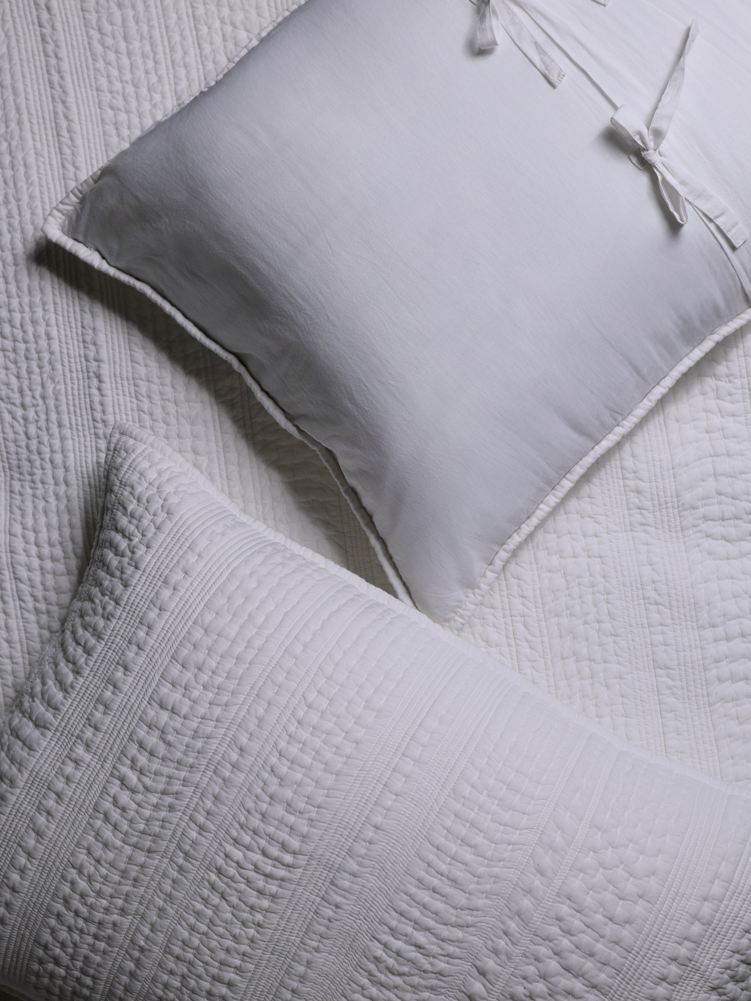 Opal Bedspread Set