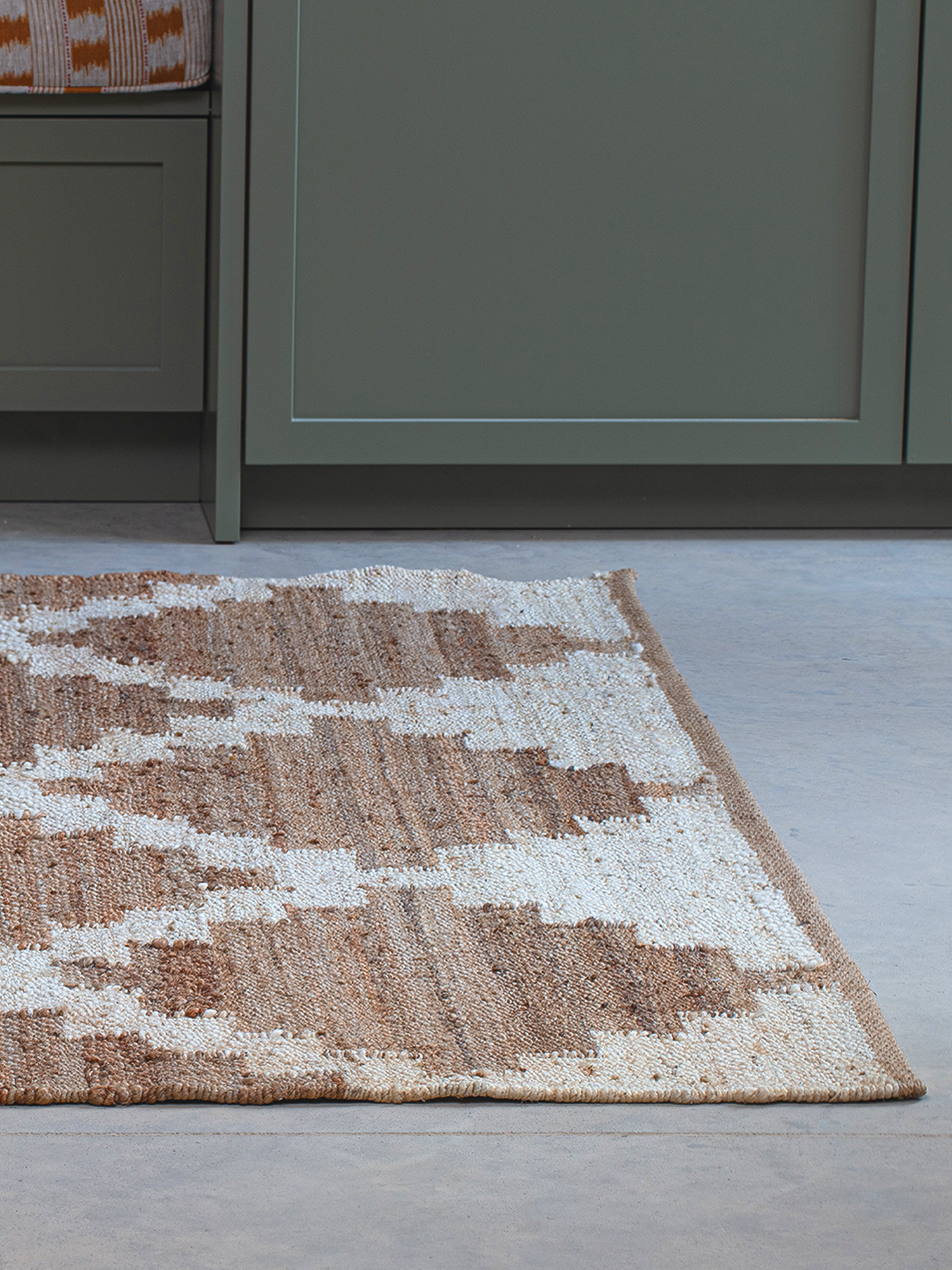 Arden Hand-woven Jute Kilim