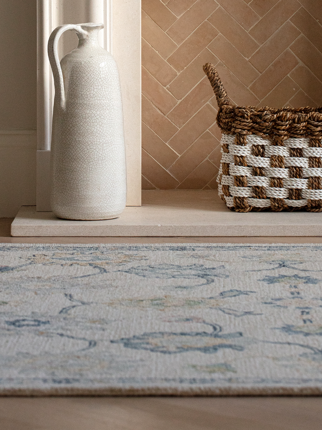 Zahana Hand-tufted Wool Rug