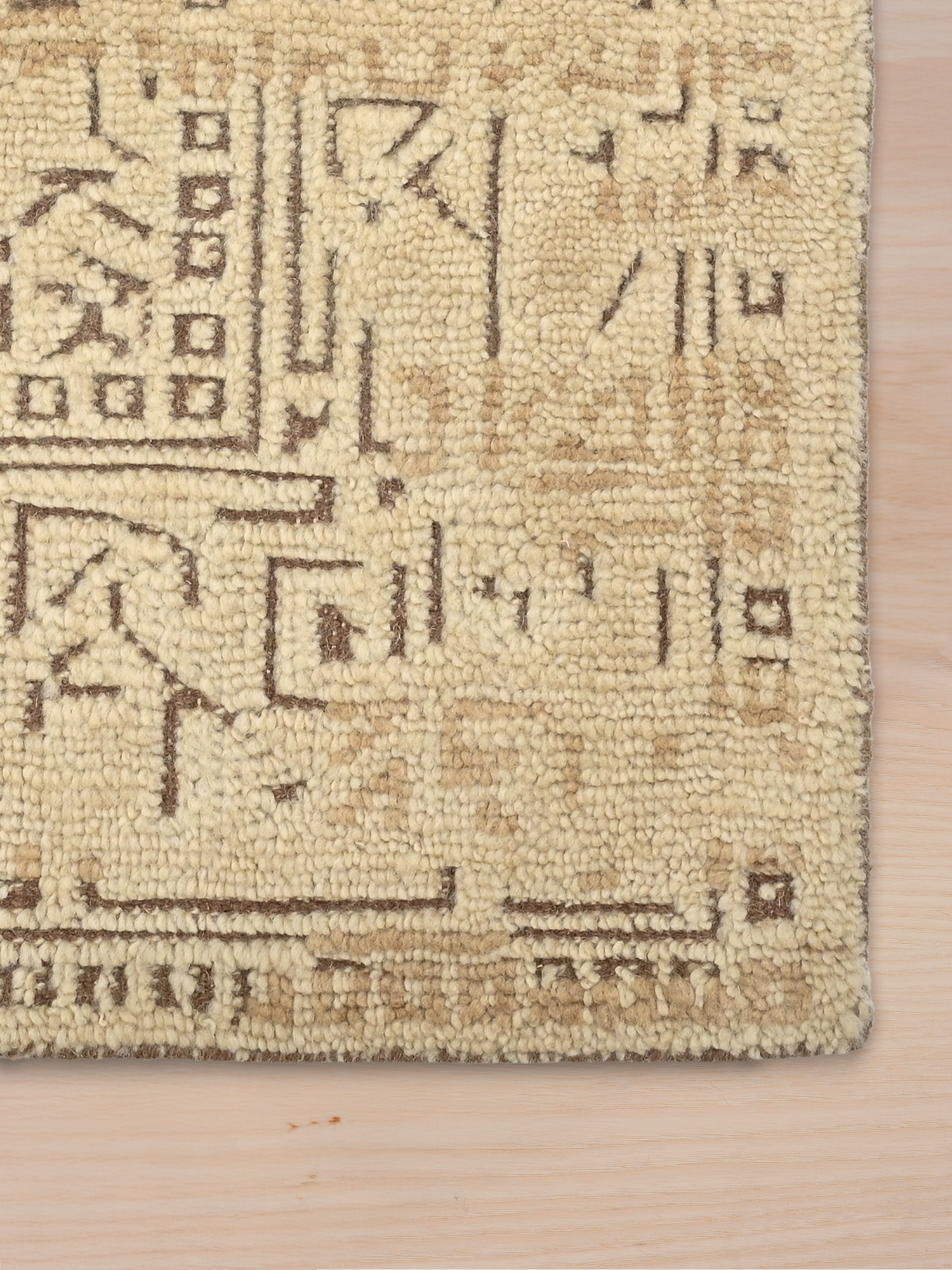Srija Hand-knotted Wool Rug