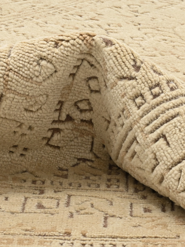 Srija Hand-knotted Wool Rug