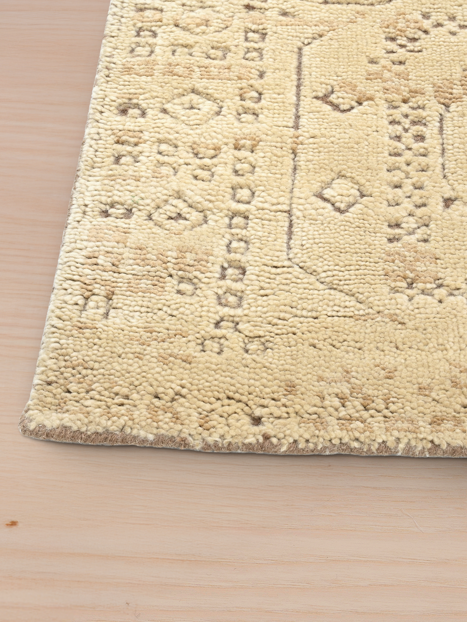 Srija Hand-knotted Wool Rug