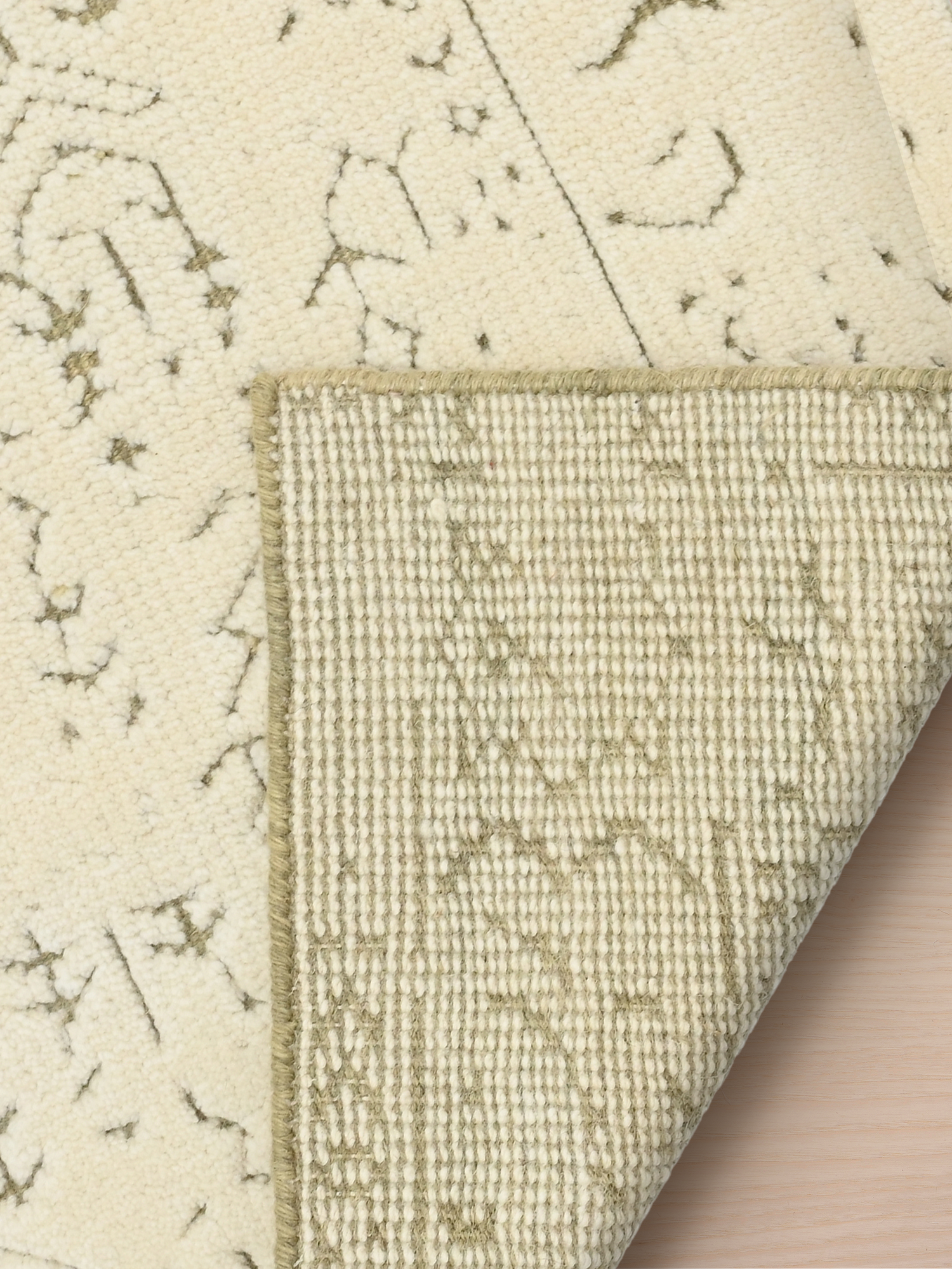 Saavi Hand-knotted Wool Rug