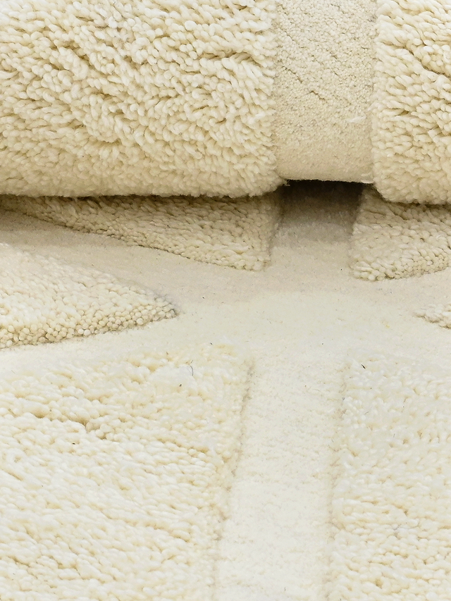 Niyab Hand-tufted Wool Rug