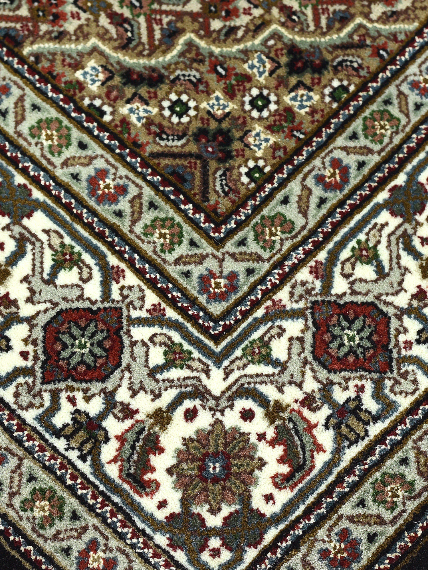 Soraya Hand-knotted Wool Rug