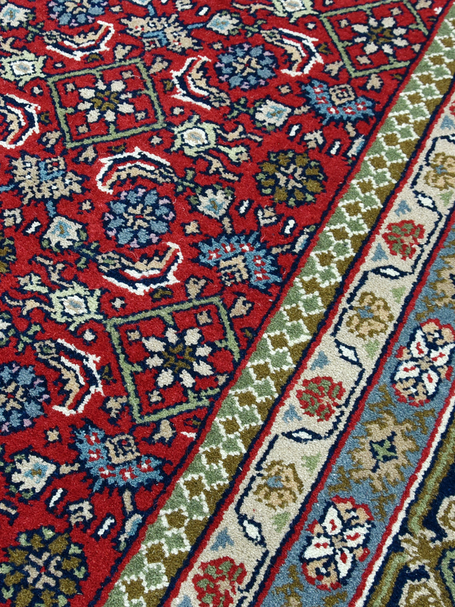 Vaari Hand-knotted Wool Rug