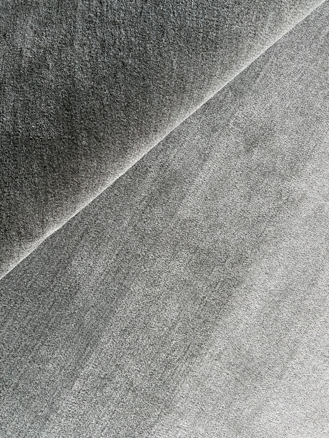 Nerun Hand-tufted Wool Rug