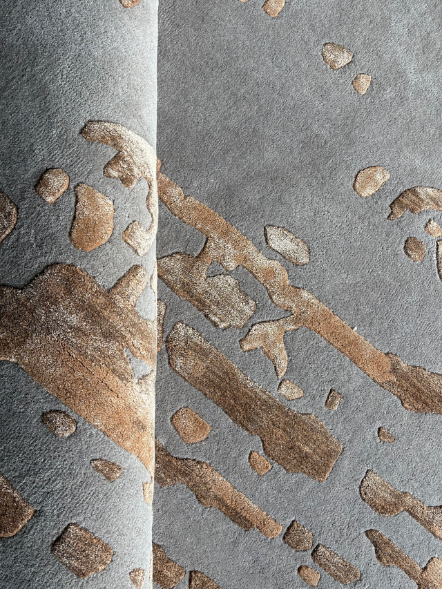 Zaren Hand-tufted Wool & Tencel Rug