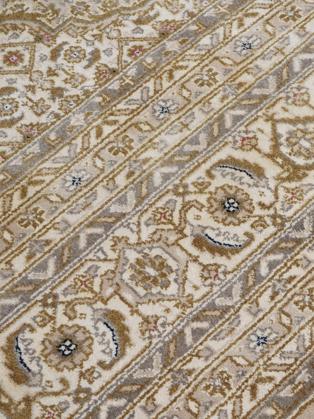 Claire Hand-knotted Wool Rug