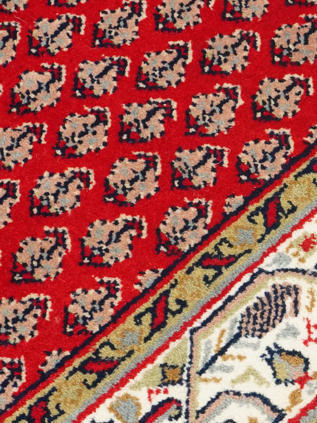 Humayra Hand-knotted Wool Rug