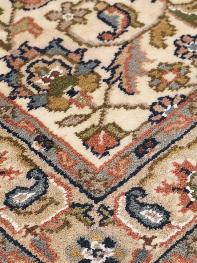 Malini Hand-knotted Wool Rug