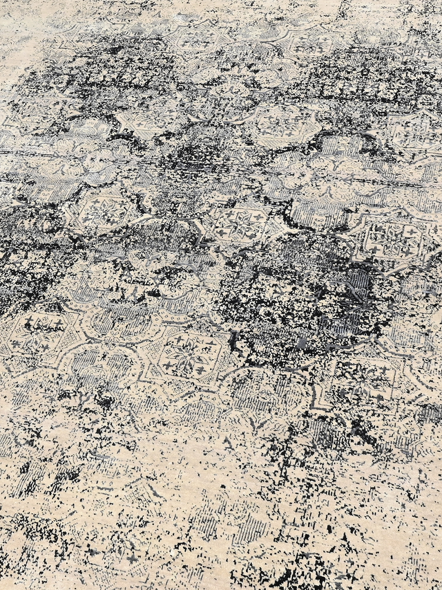 Branor Hand-knotted Wool & Bamboo Silk Rug