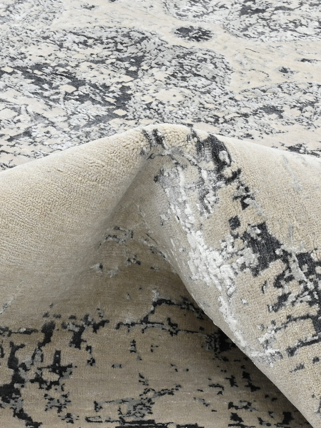 Dalan Wool & Bamboo Silk Hand-Knotted Rug