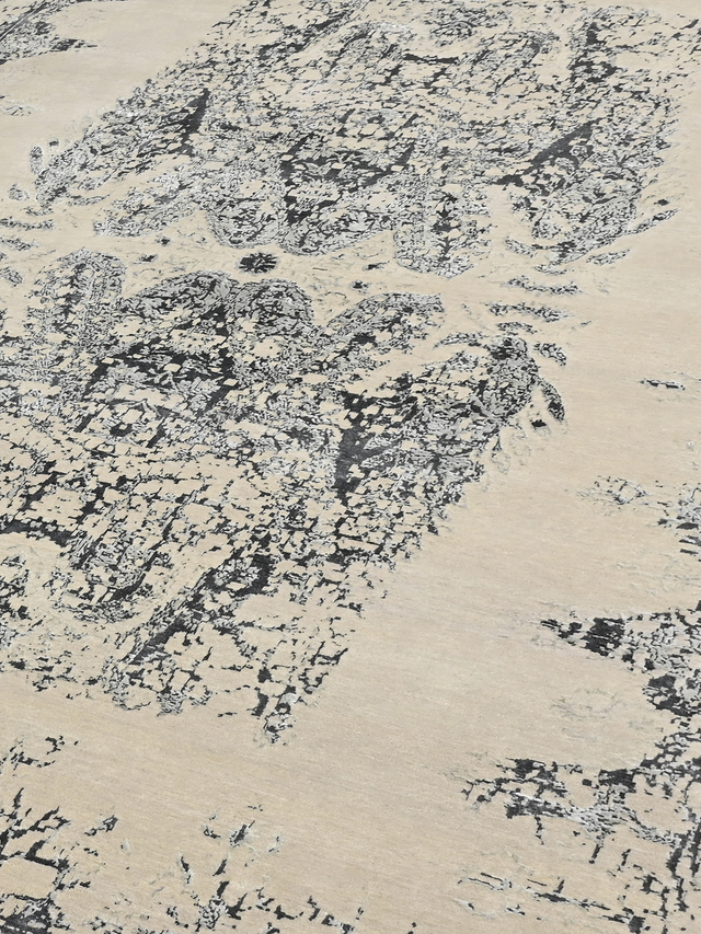 Dalan Wool & Bamboo Silk Hand-Knotted Rug