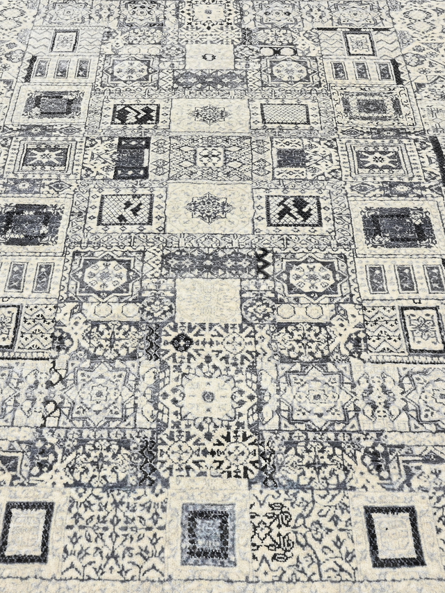Zand Wool & Bamboo Silk Hand-Knotted Rug