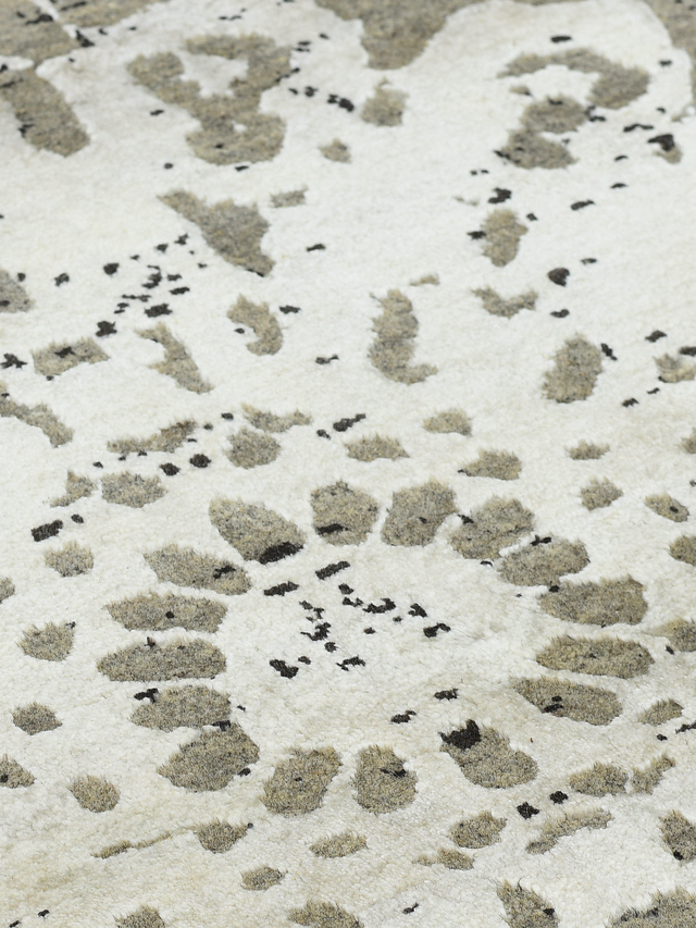 Vorlen Hand-knotted Wool & Bamboo Silk Rug