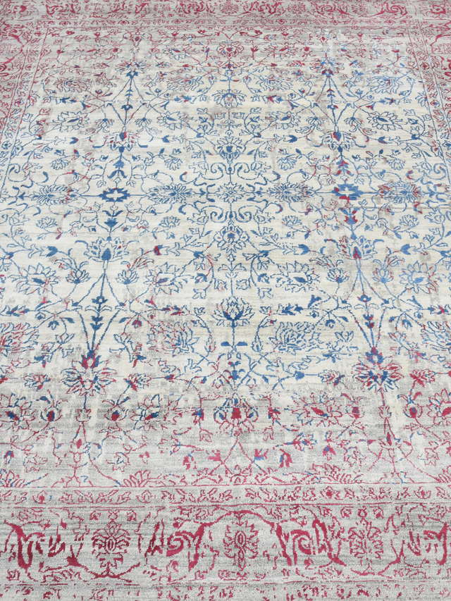 Zendaya Wool & Bamboo Silk Hand-Knotted Rug