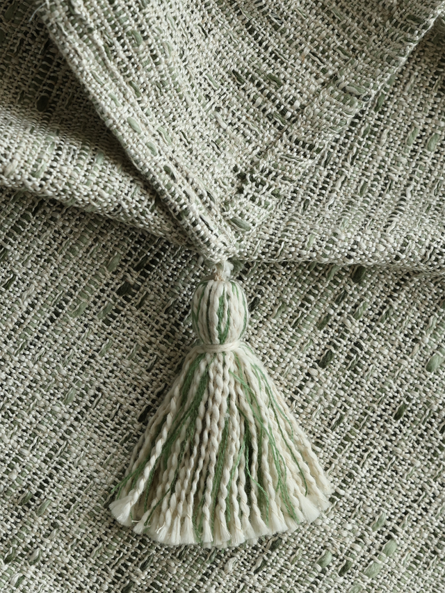 Elisha Minimal Throw