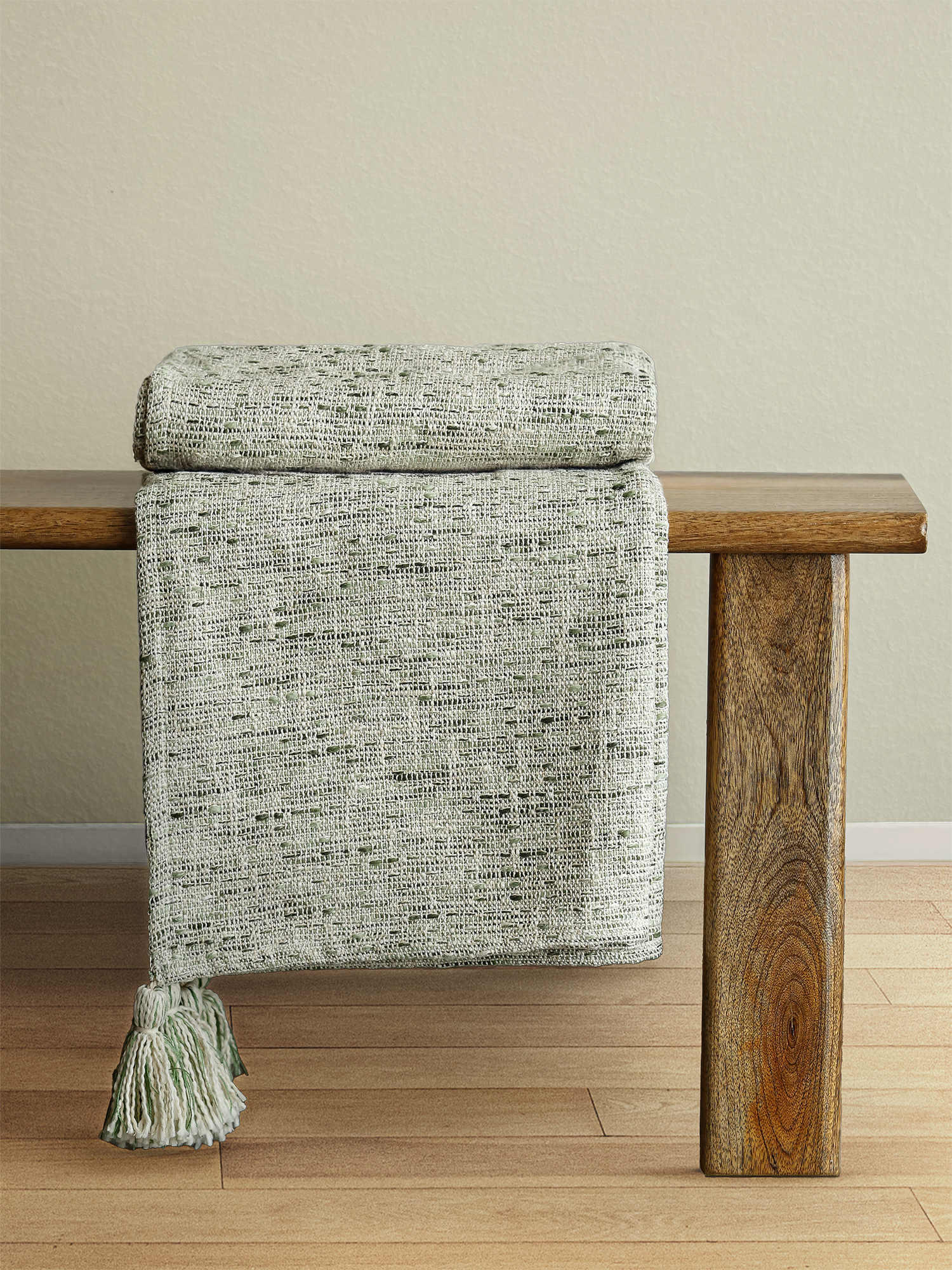 Elisha Minimal Throw