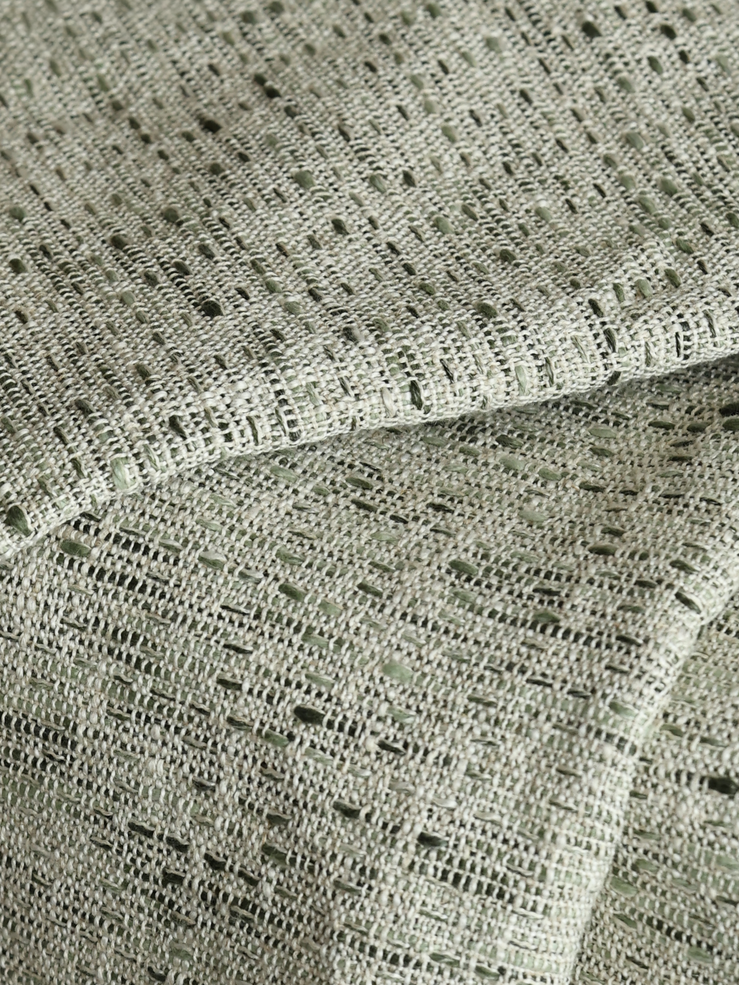 Elisha Minimal Throw