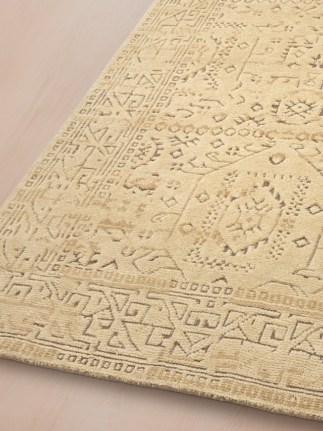 Srija Hand-knotted Wool Rug