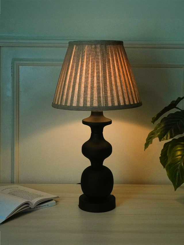 Mira Black Metal Table Lamp