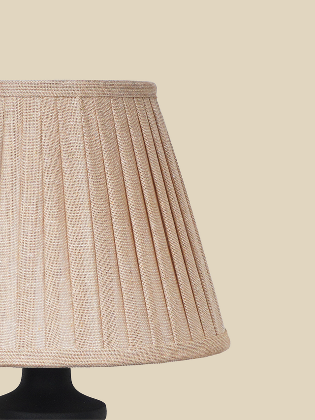 Mira Black Metal Table Lamp