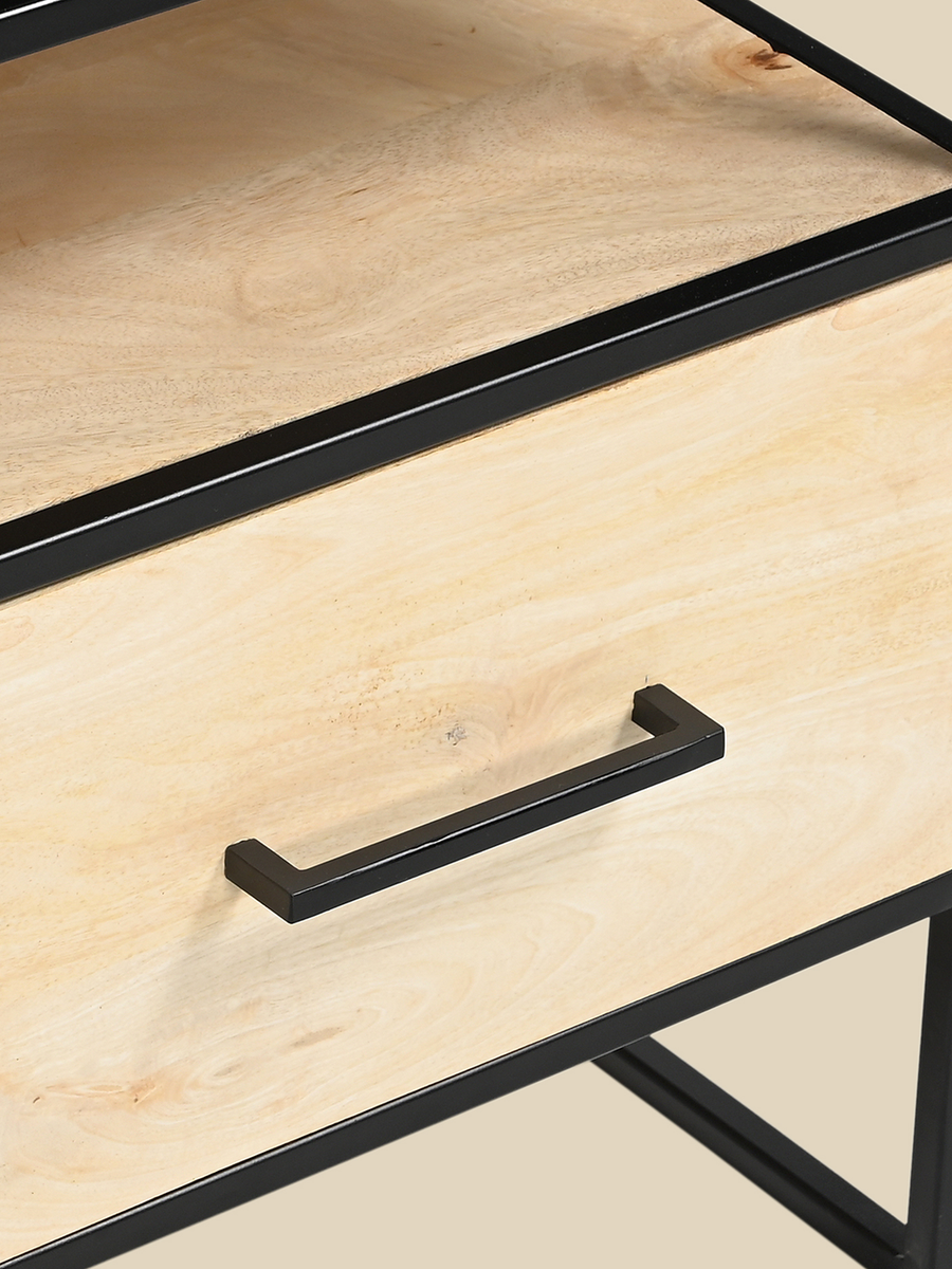 Wood and Iron, Industrial Contrast