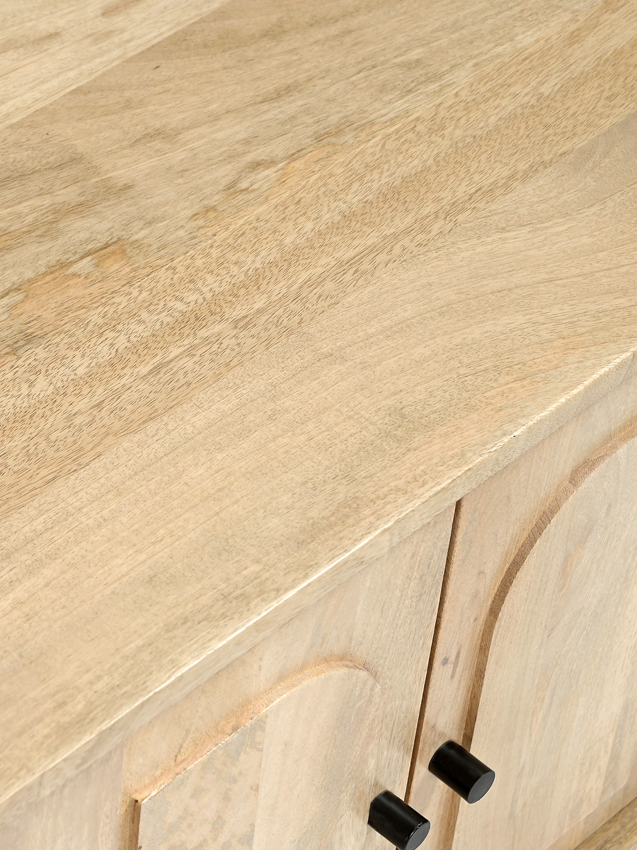 Soft Edges, Sculpted Natural Finish