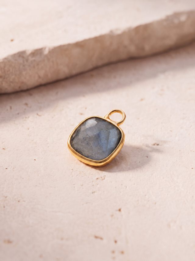 Luma Labradorite Pendant - 18k Gold Vermeil