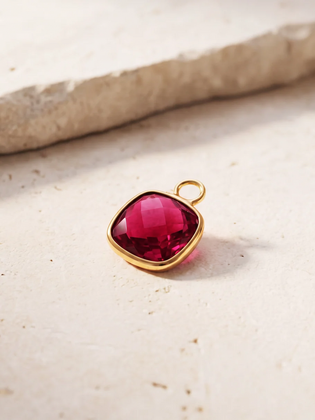 Luma Garnet Pendant - 18k Gold Vermeil
