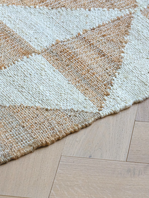Monet Hand-woven Jute Cotton Geometric Rug - Beige