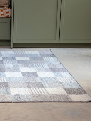 Lykke Hand-woven Wool Kilim Rug - Grey