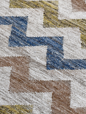 Solvi Hand-woven Wool Kilim Rug - Multi