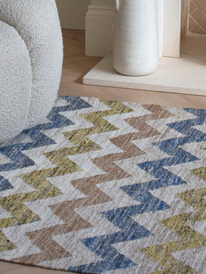 Solvi Hand-woven Wool Kilim Rug - Multi