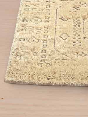 Srija Hand-knotted Wool Persian Rug - Beige