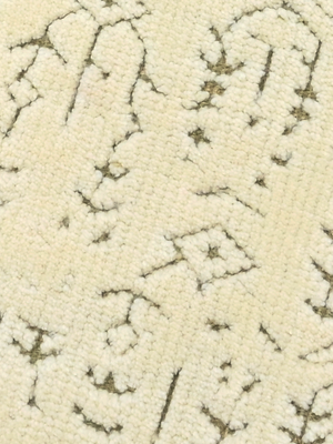 Saavi Hand-knotted Wool Persian Rug - Off-White