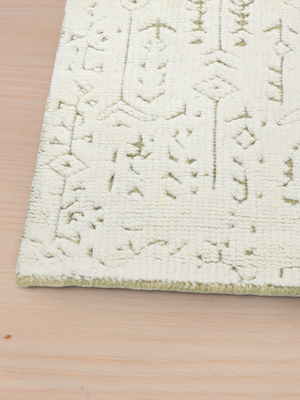 Saavi Hand-knotted Wool Persian Rug - Off-White