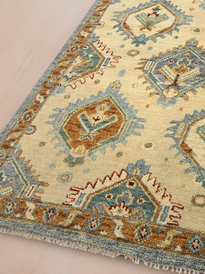 Amber Oasis Hand-knotted Wool Persian Rug - Beige