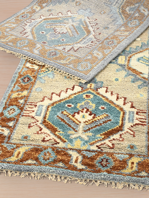 Amber Oasis Hand-knotted Wool Persian Rug - Beige
