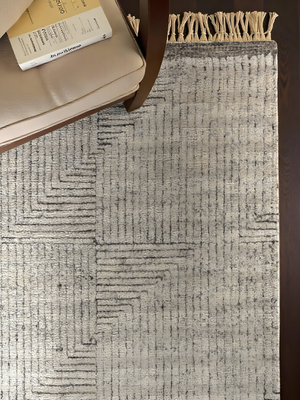 Farah Hand-knotted Wool Geometric Rug - Grey