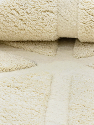 Niyab Hand-tufted Wool Geometric Rug - Ivory