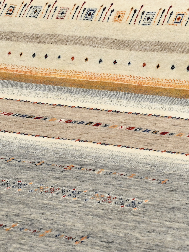Enchanted Heritage Hand-knotted Wool Rug