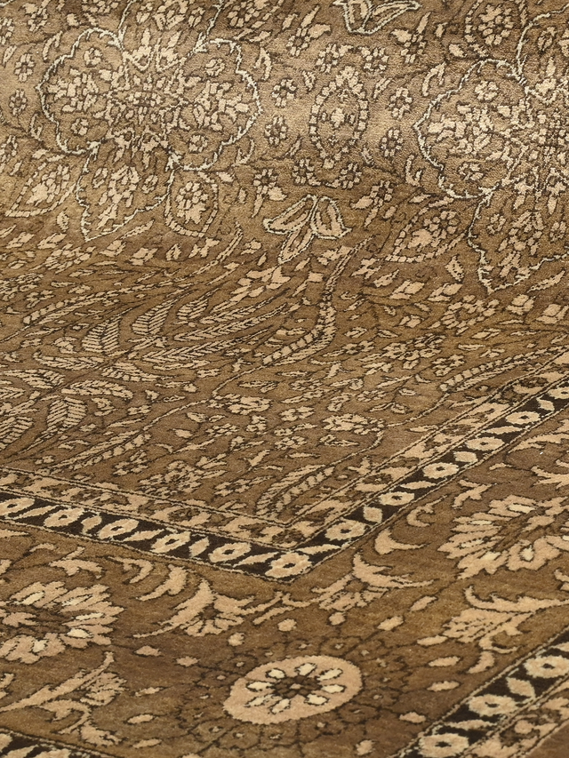 Aiza Heritage Hand-knotted Wool Rug