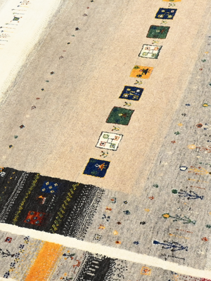 Amaya Heritage Hand-knotted Wool Rug - Multi