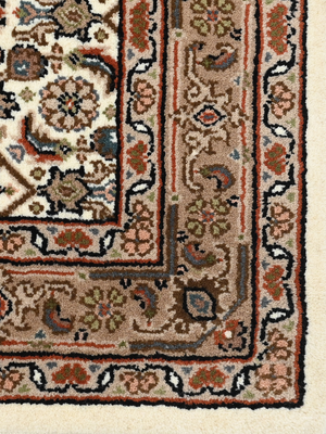 Zaya Hand-knotted Wool Persian Rug - Beige