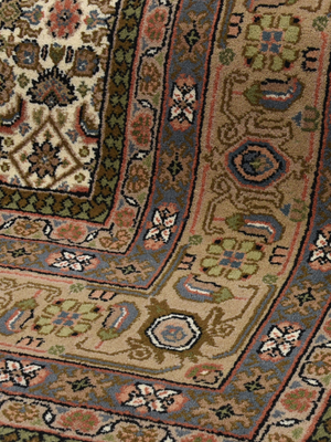Zaya Hand-knotted Wool Persian Rug - Beige