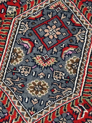 Bianca Hand-knotted Wool Persian Rug - Red