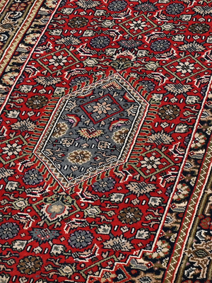 Bianca Hand-knotted Wool Persian Rug - Red